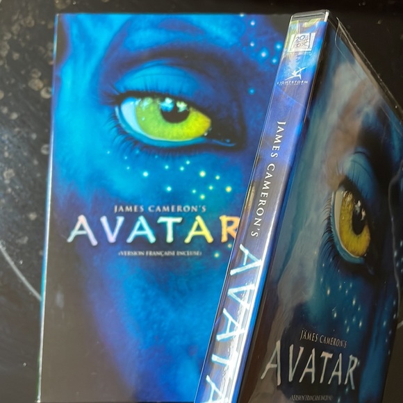 3/$10 - James Cameron’s “Avatar” - Picture 3 of 5
